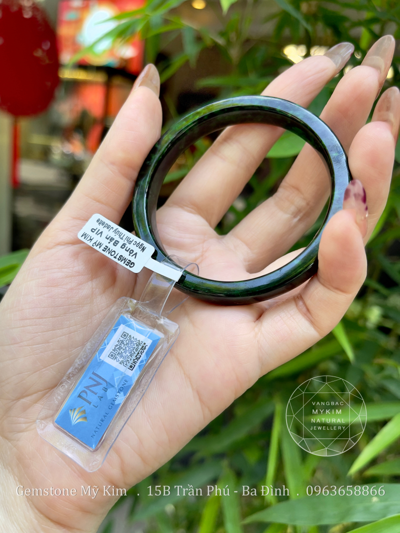 💚 Vòng Ngọc Phỉ Thúy Bản Vuông – Jadeite VIP Kèm Kiểm Định | Xanh Rêu Đậm – Vững Chãi & Nội Lực