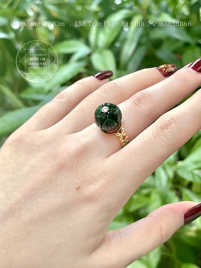 💍 Nhẫn Hoa Sen Ngọc Phỉ Thúy – Vàng 14k Đính Moissanite Cao Cấp