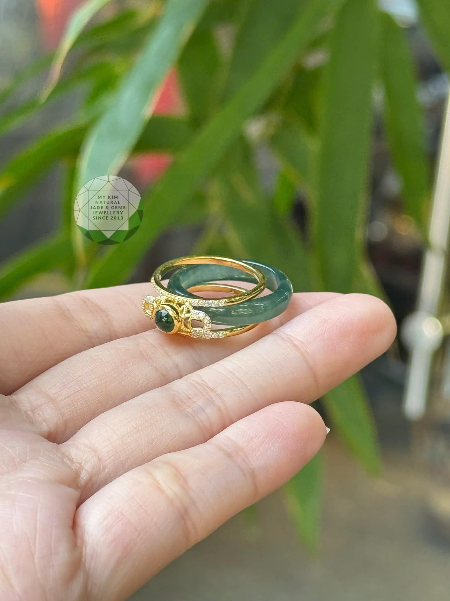 💍 Nhẫn Lam Ngọc Phỉ Thúy Jadeite – Bọc Vàng 10k – Full Kim Cương Moissanite | Trang Sức Thiết Kế Cao Cấp