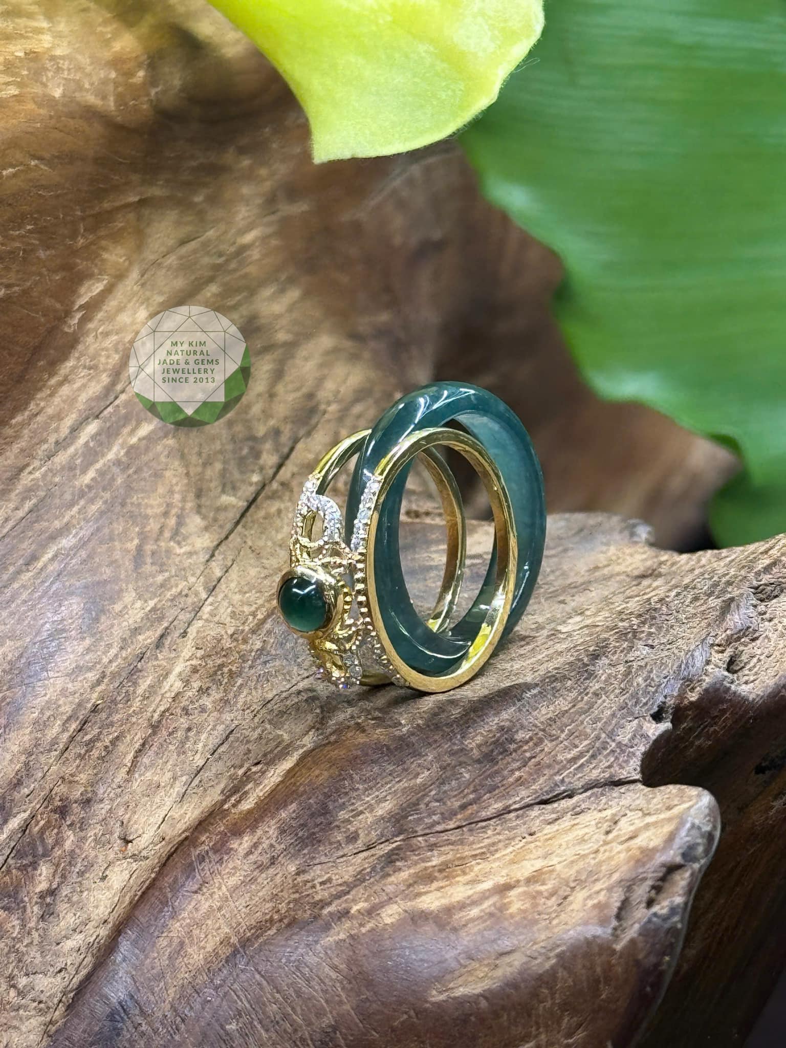 💍 Nhẫn Lam Ngọc Phỉ Thúy Jadeite – Bọc Vàng 10k – Full Kim Cương Moissanite | Trang Sức Thiết Kế Cao Cấp