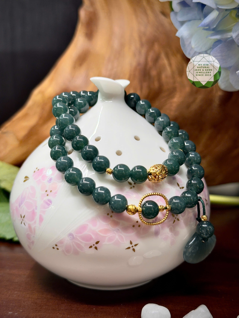 💎 Vòng Tay Lam Ngọc Phỉ Thúy Mix Charm Treo Vỏ Sò – Kim Tiền & Bi Vàng 10k | Trang Sức Thiết Kế Cao Cấp MYKIM