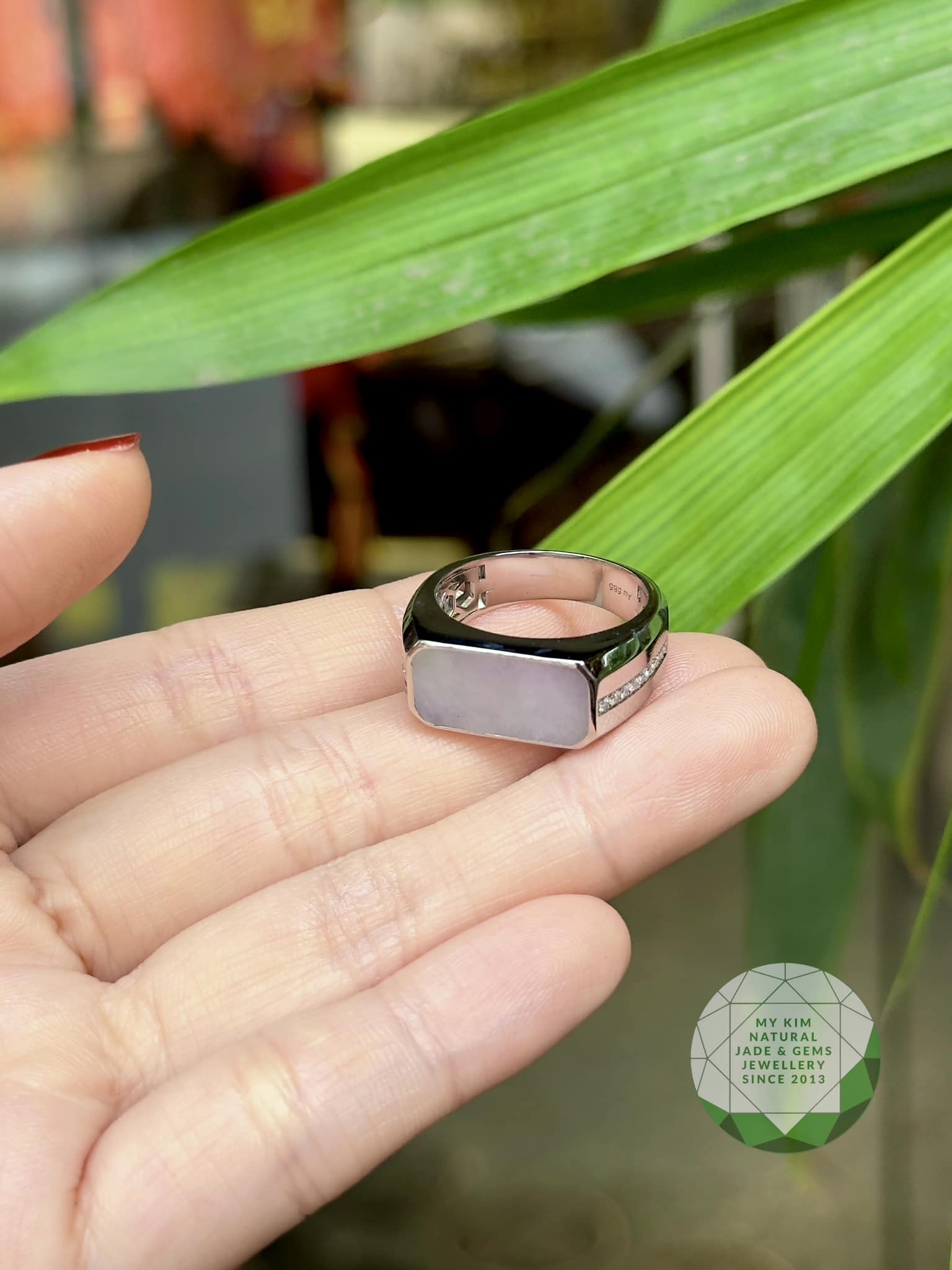 💍 Nhẫn Yên Ngựa Ngọc Phỉ Thúy Tử La Lan – Vàng Trắng 10k/14k/18k | Moissanite