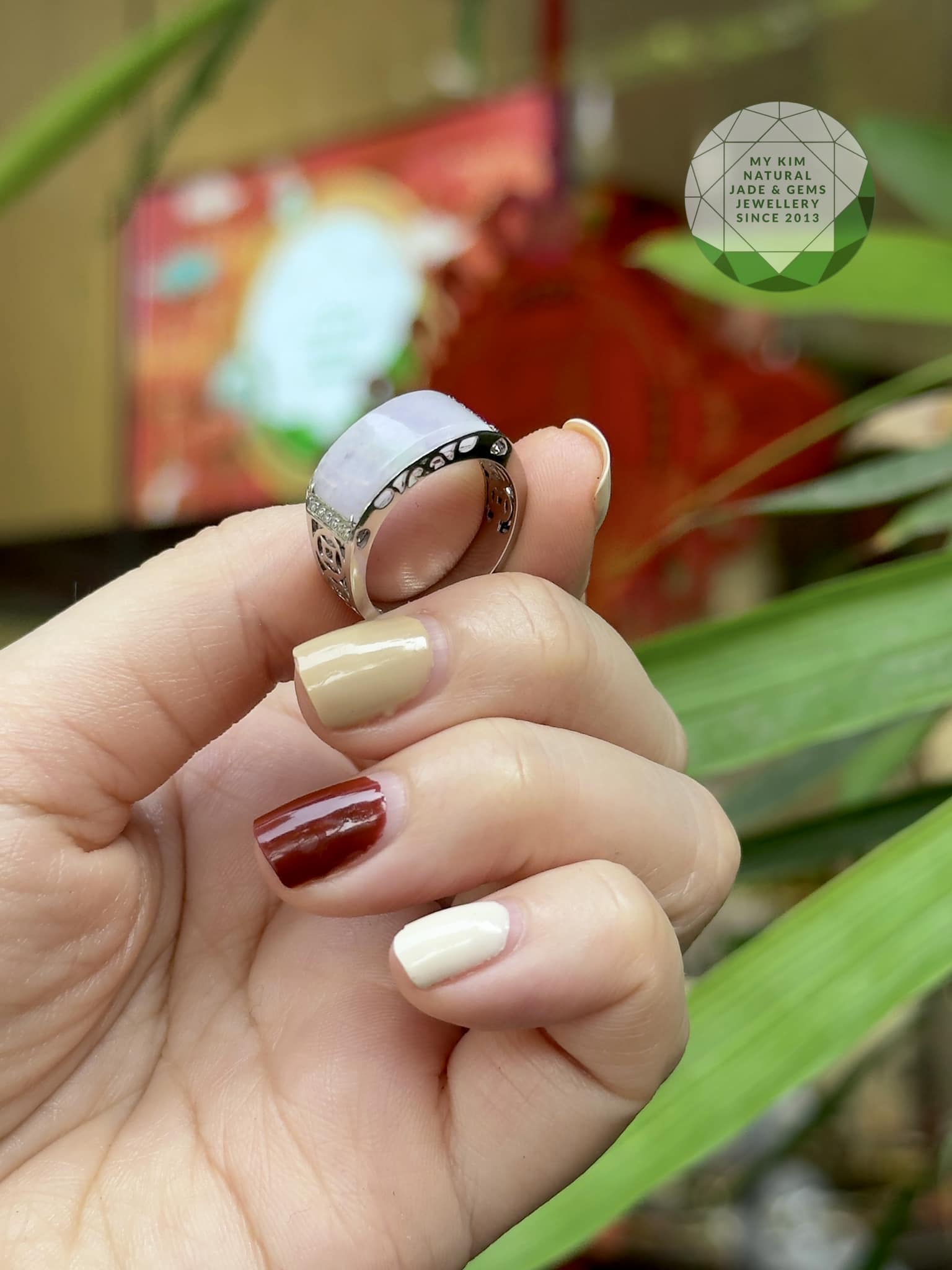 💍 Nhẫn Yên Ngựa Ngọc Phỉ Thúy Tử La Lan – Vàng Trắng 10k/14k/18k | Moissanite