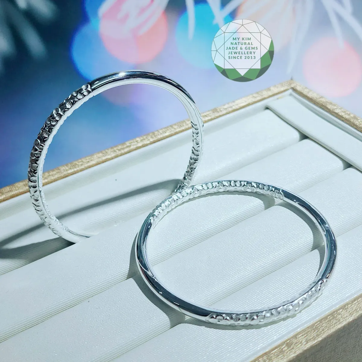 Set Vòng Bạc Chạm Hoa Mai & Vòng Bản Mắt Mèo Hồng – Tinh Hoa Truyền Thống, Thanh Lịch Nữ Tính