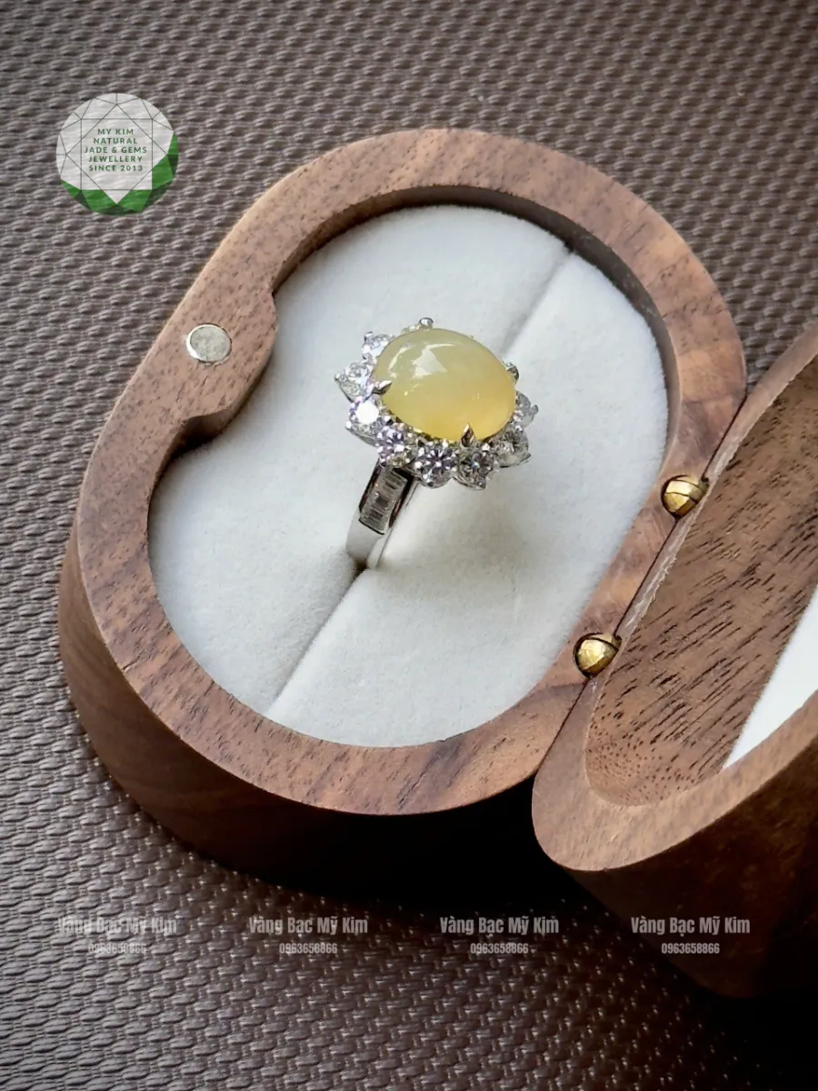 💍 Nhẫn Ngọc Phỉ Thúy Vàng Trắng Hoa Hướng Dương | Đính Moissanite Lấp Lánh, Chế Tác Theo Yêu Cầu