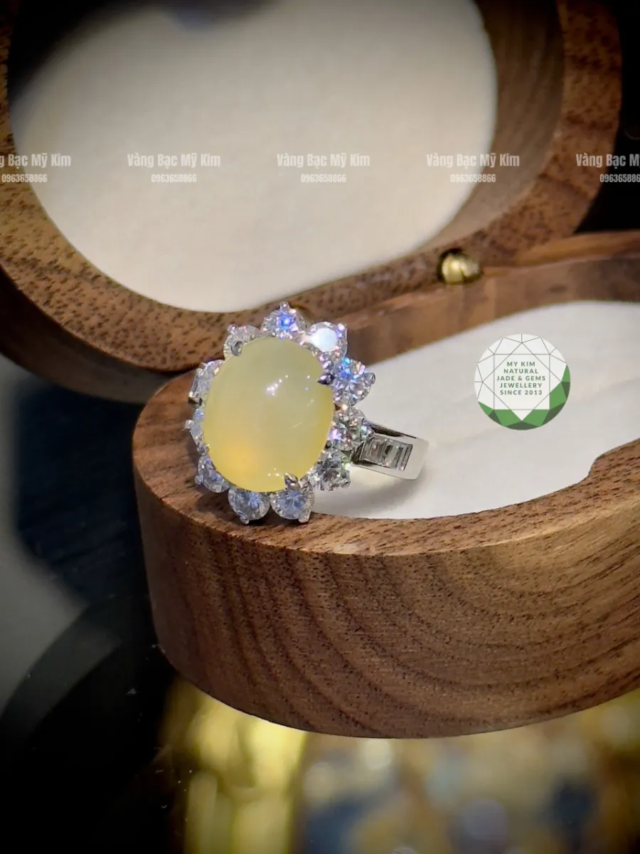 💍 Nhẫn Ngọc Phỉ Thúy Vàng Trắng Hoa Hướng Dương | Đính Moissanite Lấp Lánh, Chế Tác Theo Yêu Cầu