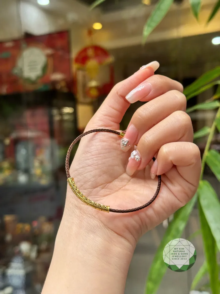 ✨ Dây Cáp Nâu Mix Charm Ummani Vàng – Tối Giản Mà Ấn Tượng