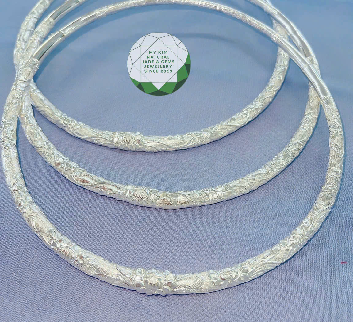 Kiềng Bạc Điêu Khắc Hoa Văn Cổ